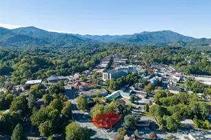 99 Walnut St, Waynesville, NC 28786 - Photo 32