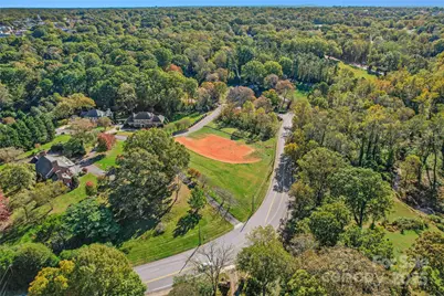 560 11th Avenue Place NW, Hickory, NC 28601 - Photo 4