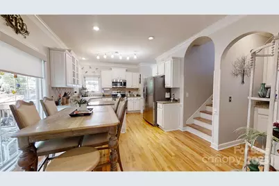 4925 Brookridge Drive NE, Hickory, NC 28601 - Photo 8