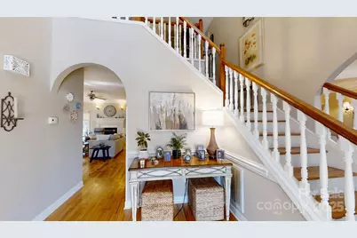 4925 Brookridge Drive NE, Hickory, NC 28601 - Photo 2