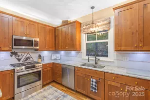 325 Hedgewood Dr, Tuckasegee, NC 28783 - Photo 14