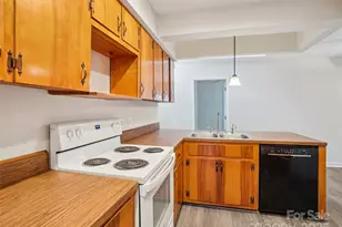 34 Parkview Dr, Brevard, NC 28712 - Photo 8