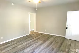 1126 Pee Dee Ave, Albemarle, NC 28001 - Photo 4