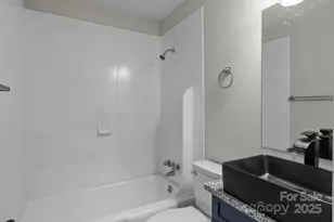 5300 Hickory Ln, Charlotte, NC 28216 - Photo 32