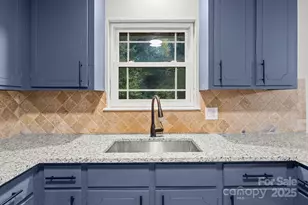 5300 Hickory Ln, Charlotte, NC 28216 - Photo 24