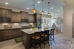 8937 Silver Springs Ct, Charlotte, NC 28215 - Photo 2