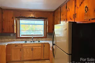 5206 Burke Dr, Charlotte, NC 28208 - Photo 2