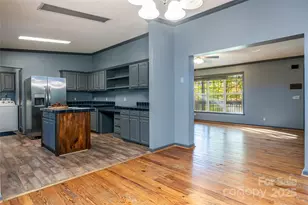 334 Foxden Rd, Mars Hill, NC 28754 - Photo 6