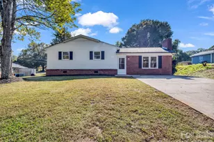 183 Caldwell St, Forest City, NC 28043 - Photo 2