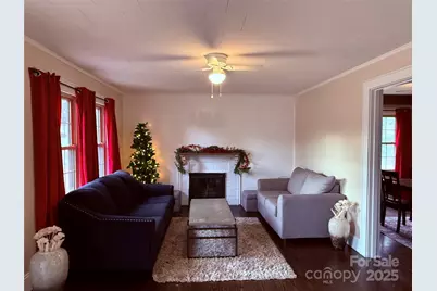 375 20th Avenue NE, Hickory, NC 28601 - Photo 4