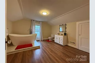 375 20th Avenue NE, Hickory, NC 28601 - Photo 22