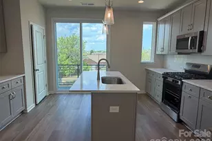 1610 Spring St, Charlotte, NC 28206 - Photo 2