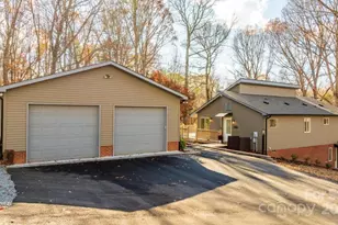 2106 Lynmore Dr, Sherrills Ford, NC 28673 - Photo 4