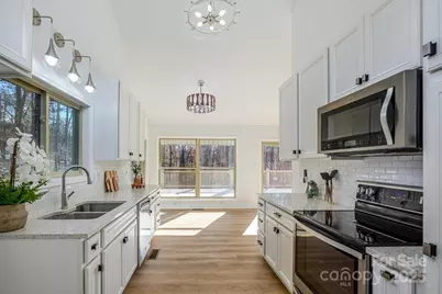 2106 Lynmore Drive, Sherrills Ford, NC 28673 - Photo 10