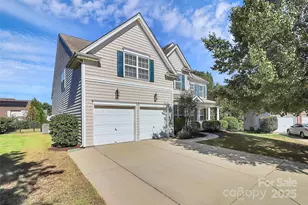 2108 Oakcliffe Ct, Harrisburg, NC 28075 - Photo 2