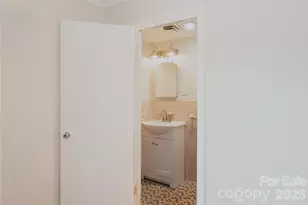 719 Avondale Ave, Albemarle, NC 28001 - Photo 34