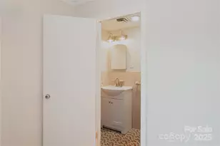 719 Avondale Ave, Albemarle, NC 28001 - Photo 34