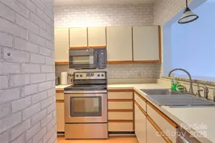 5 Gum Tree Rd, Hilton Head, SC 29926 - Photo 2