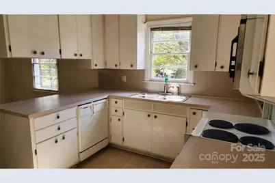 150 31st Avenue NW, Hickory, NC 28601 - Photo 12