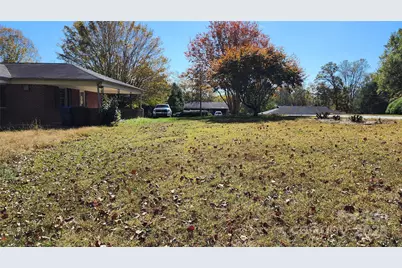 150 31st Avenue NW, Hickory, NC 28601 - Photo 8