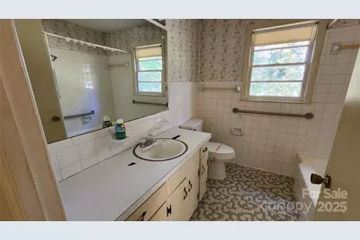 150 31st Avenue NW, Hickory, NC 28601 - Photo 16