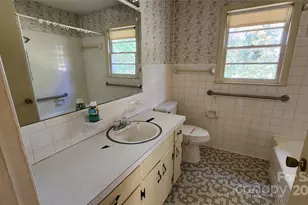 150 31st Ave NW, Hickory, NC 28601 - Photo 16