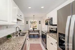 7047 Quail Hill Rd, Charlotte, NC 28210 - Photo 12