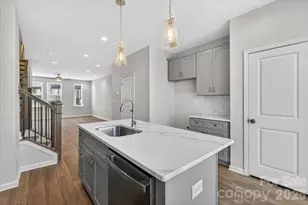 1357 Walter Taylor Wy, Charlotte, NC 28206 - Photo 6