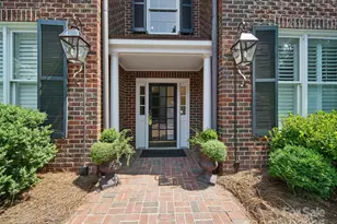 2315 Selwyn Ave, Charlotte, NC 28207 - Photo 2