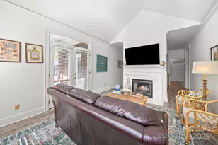 2315 Selwyn Ave, Charlotte, NC 28207 - Photo 10