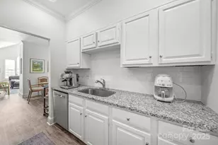 2315 Selwyn Ave, Charlotte, NC 28207 - Photo 12