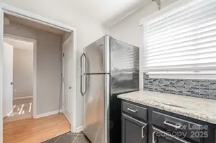 2555 Stockbridge Dr, Charlotte, NC 28210 - Photo 6