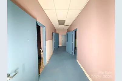 900 W Chapel Road, Asheville, NC 28803 - Photo 24