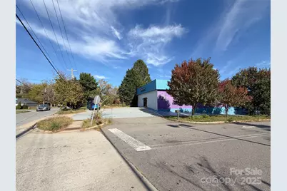 900 W Chapel Road, Asheville, NC 28803 - Photo 16