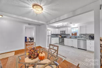 227 W 27th Street, Newton, NC 28658 - Photo 10