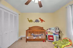 227 W 27th St, Newton, NC 28658 - Photo 18