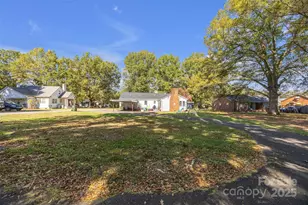 227 W 27th St, Newton, NC 28658 - Photo 30