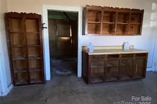 318 S 6th St, Lockhart, SC 29364 - Photo 8