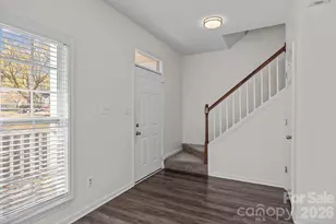 9201 Rotherham Ln, Charlotte, NC 28216 - Photo 4