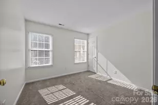 9201 Rotherham Ln, Charlotte, NC 28216 - Photo 28