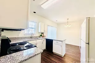 9201 Rotherham Ln, Charlotte, NC 28216 - Photo 48