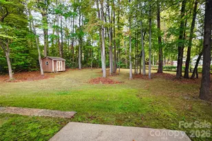 9201 Rotherham Ln, Charlotte, NC 28216 - Photo 12