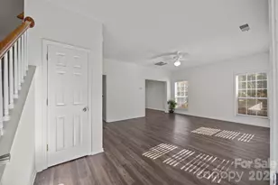 9201 Rotherham Ln, Charlotte, NC 28216 - Photo 20