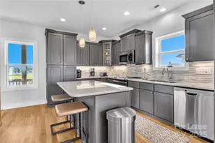 1708 W Dolphin Dr, Oak Island, NC 28465 - Photo 4