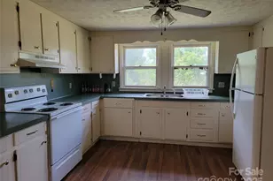 1004 Pine Mountain Rd, Hudson, NC 28638 - Photo 10