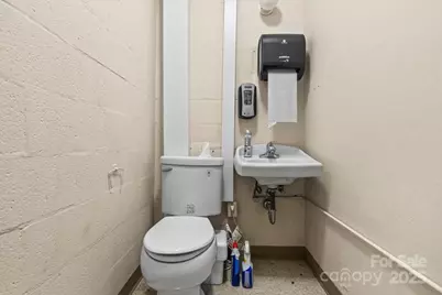 704 N Cannon Boulevard, Kannapolis, NC 28083 - Photo 32