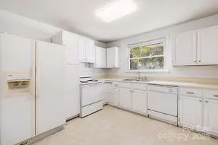 209 Governors View Rd, Asheville, NC 28805 - Photo 8