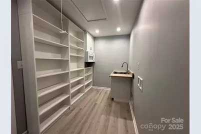 10517 Starwood Drive, Charlotte, NC 28215 - Photo 36