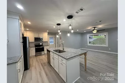 10517 Starwood Drive, Charlotte, NC 28215 - Photo 6