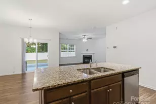 2212 Apple Glen Ln, Charlotte, NC 28269 - Photo 10